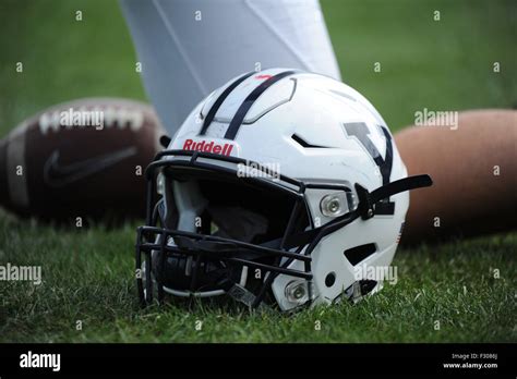 Yale Football Hi Res Stock Photography And Images Alamy