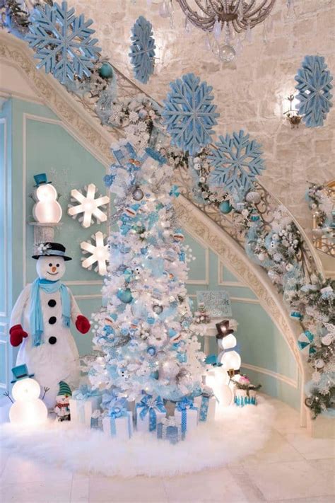 20 Gorgeous Blue Christmas Decor Ideas The Handymans Daughter
