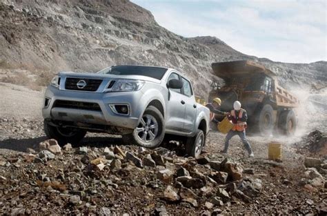 Nissan Frontier Frontier Se Plus Mt Conduciendo