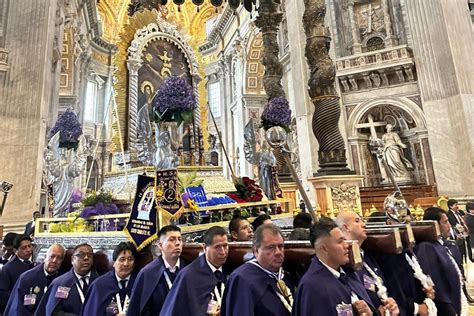 Señor de los Milagros llega a la Basílica de San Pedro del Vaticano