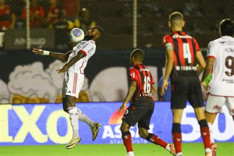 Tite Exalta Torcida Do Vit Ria Ap S Triunfo Do Flamengo O Barrad O