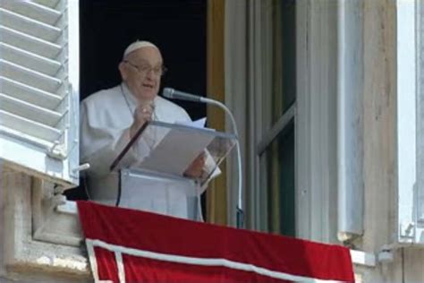 Angelus Papa Francesco Come Dobbiamo Stare Davanti A Dio