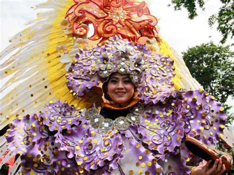 Rupa Rupa Parade Budaya Suara Surabaya