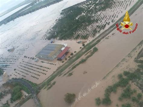 Maltempo In Sicilia Disastrosa Alluvione Tra Catania Enna E Siracusa