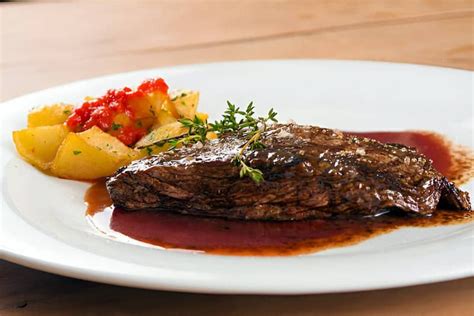 Filete Mignon Con Salsa De Vino Tinto Recetas Adanai