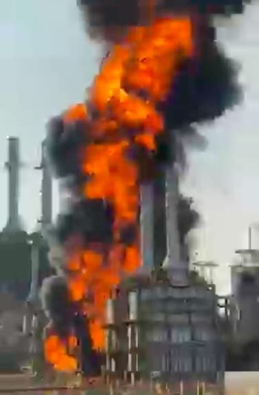 Tras Explosi N Se Registra Incendio En La Refiner A Antonio Doval