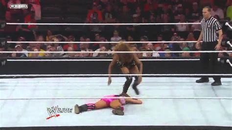 Wwe Diva Alicia Fox Scissor Kick Youtube