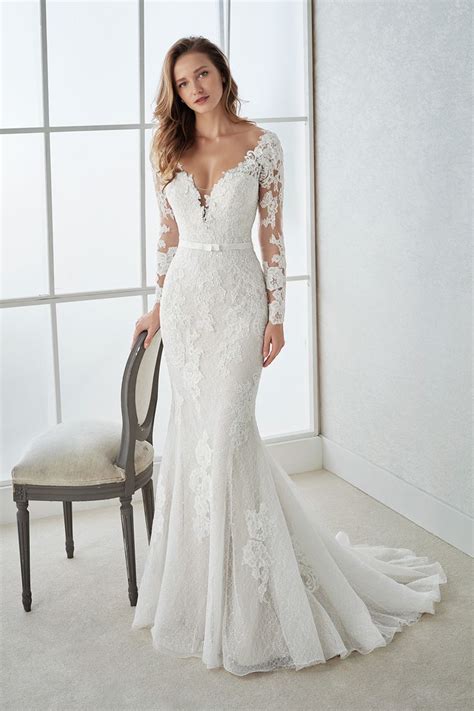 2019 V Neck Long Sleeves Mermaid Lace Wedding Dresses With Applique And