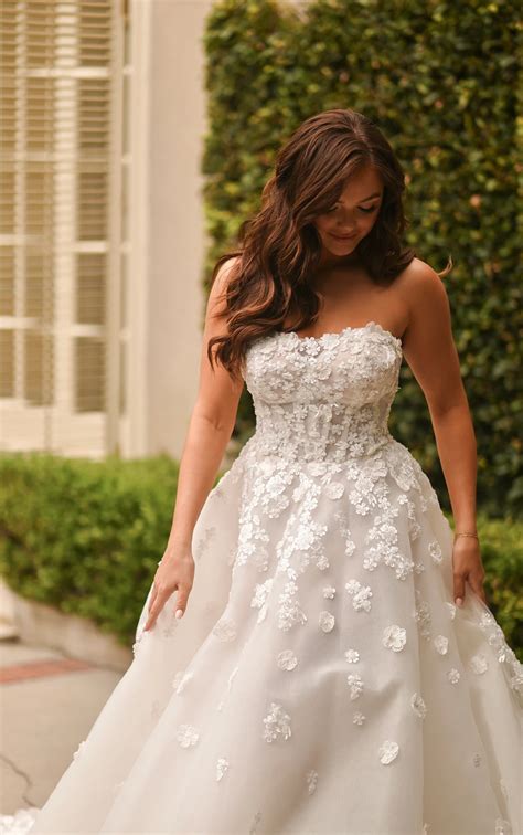 Romantic Strapless Ballgown Wedding Dress With D Florals