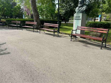 Парковете в Бургас ще бъдат освежени с нови пейки, пазете ги! - Новини ...