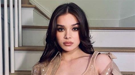 Hailee Steinfeld Net Worth 2022: Biography, Age, Height, Boyfriend