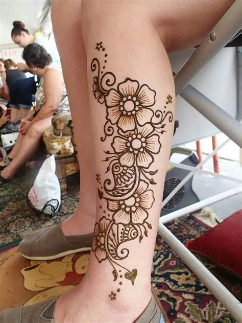 Henna Tattoos On Legs