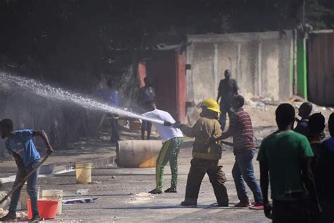 Carrefour au moins un mort et une dizaine de blessés dans une