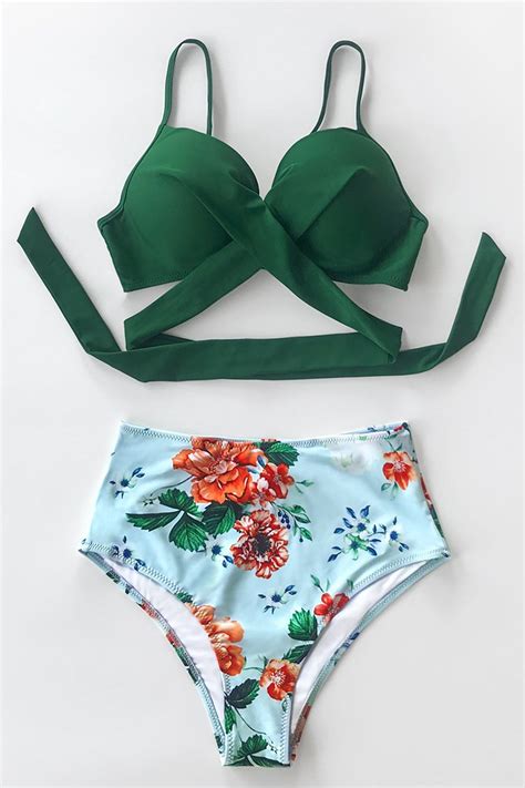 Einfarbiger Und Floraler Bikini Mit Hoher Taille Und Geformten Cups