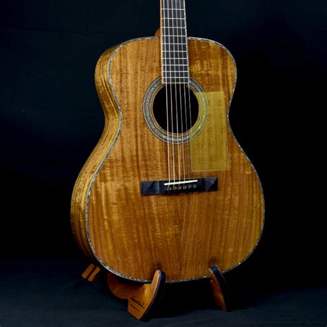 Red Label Hozen Guitars