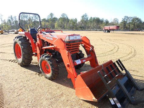 Kubota L4300dt 4x4 Farm Tractor J M Wood Auction Company Inc