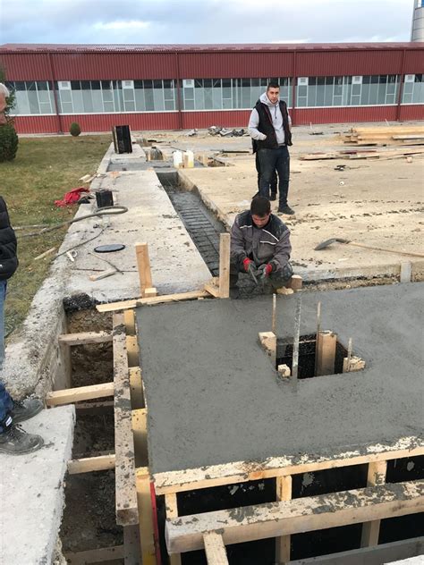 Izlivanje / izgradnja temelja i temeljnih stopa | Betoniranje temelja ...