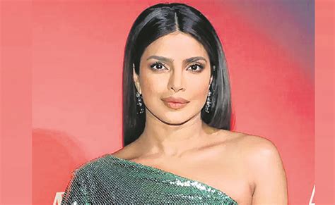 ఆ పరట న మనసన కదలచద Priyanka Chopra Turns Executive