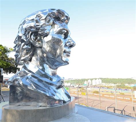 Obra De Arte Em Homenagem A Ayrton Senna Apresentada Em Interlagos No