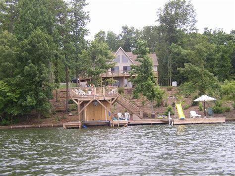 Lakefront Vacation Rental In Lake Anna