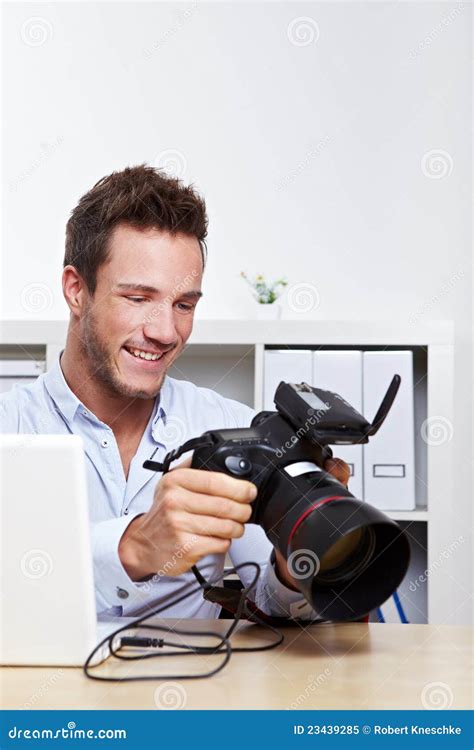 Professionele Fotograaf Stock Afbeelding Image Of Aansluting 23439285