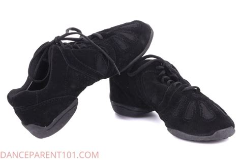 What Types Of Shoes Are Best For Hip Hop Dancing