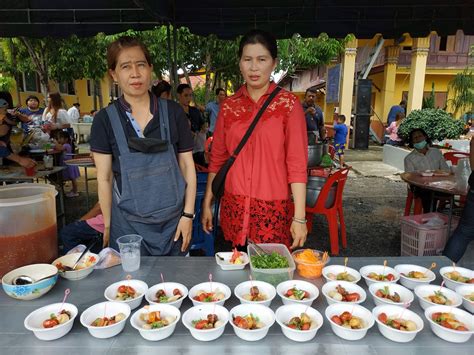 Kathina Robes and Requisites offering – Let's visit Thailand
