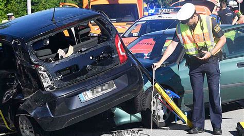 Landkreis M Nchen Ampel Auf Kreuzung Defekt Drei Verletzte