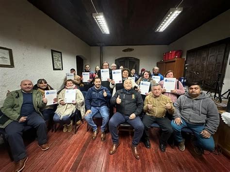 Familias De San Ignacio Recibieron Sus T Tulos De Dominio