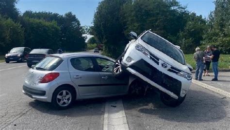 Terribile Scontro Fra Due Auto Paura Per Una Bimba Gazzetta Di Parma