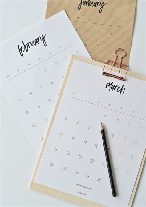 Free printable March 2018 Calendar - DIY home decor - Your DIY Family