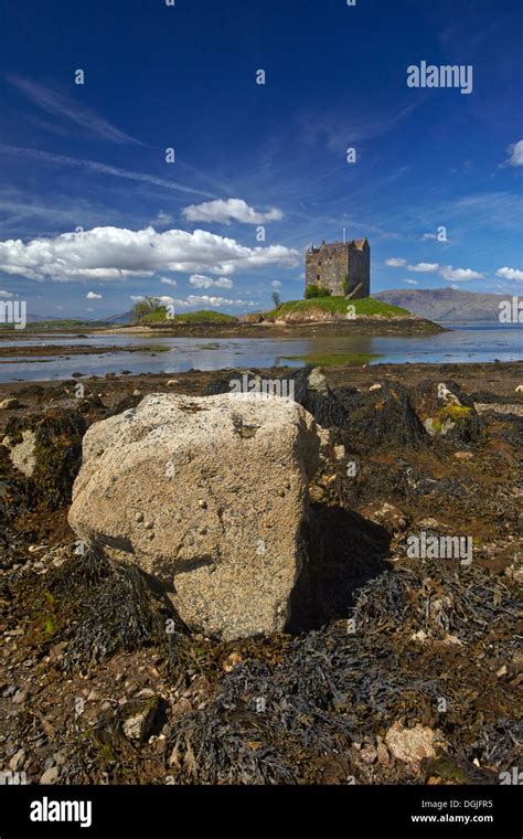 A view of Castle Stalker on Loch Linnhe Stock Photo - Alamy