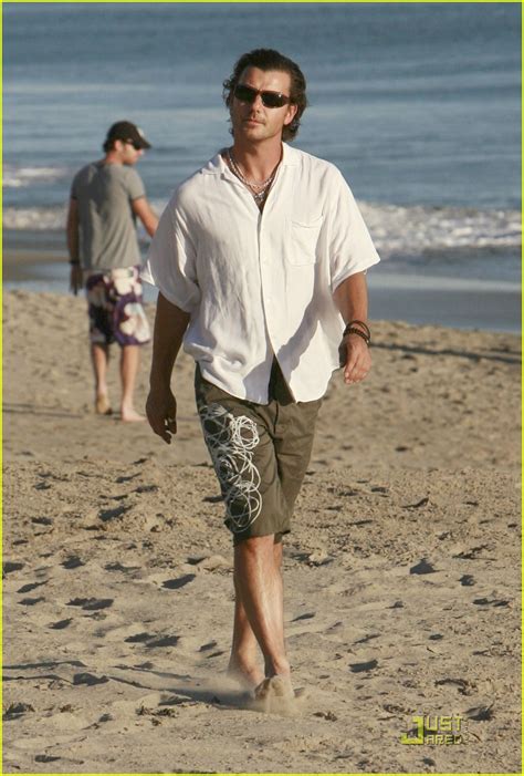 Kingston Rossdale S Father Son Beach Bonding Photo 1665621 Celebrity