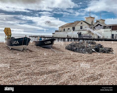 Boats at Walton on the Naze Stock Photo - Alamy