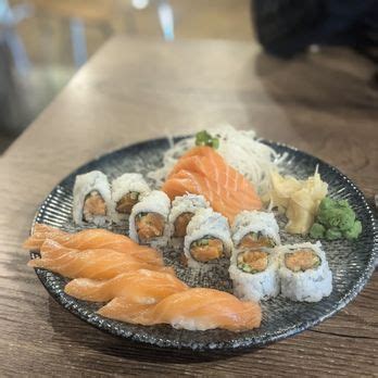 MAGURO SUSHI AND RAMEN Updated January 2025 448 Photos 346