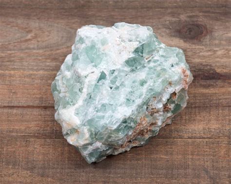 Pedaço Natural Da Fluorite Verde Crua Foto de Stock Imagem de