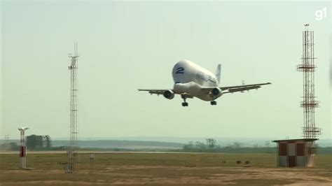 Vídeo: Vídeo mostra chegada do avião 'baleia' Beluga em Viracopos | São ...