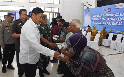 Wali Kota Kediri Serahkan Bantuan Sosial Santunan Kematian