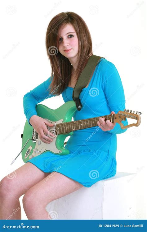 Adolescente Con La Guitarra Imagen De Archivo Imagen De Belleza