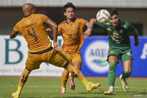 Persebaya Vs Persita Uston Nawawi Kita Lihat Di Lapangan Saja