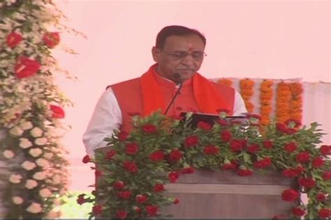 Live Vijay Rupani Sworn In As Gujarat Cm Pm Modi Amit Shah And Cms