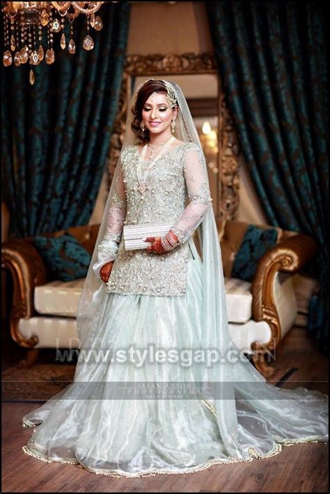 Pakistani Bridal Dresses 2022 For Walima