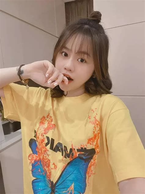 Cuộc sống bồ cũ hot girl sau hơn năm chia tay Quang Hải