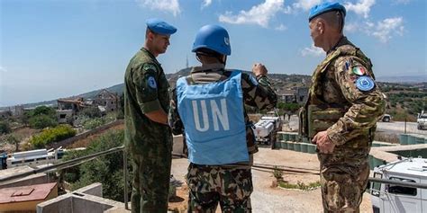 Colpita Base Unifil Feriti Quattro Militari Italiani Avanti