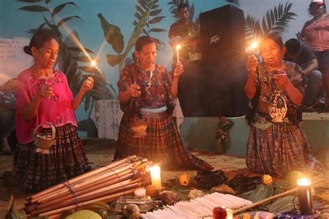 Población Qeqchi De El Estor Conmemora El Día Internacional De Los