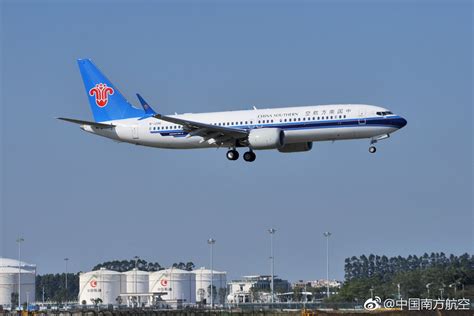 南航第一架波音737 Max 8客機首飛 It閱讀