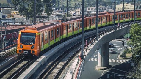 Inician pruebas de trenes en tramo elevado de L12 del Metro que abrirá