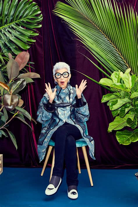 Iris Apfel Eye Catcher With A Kaleidoscopic Wardrobe Dies At 102