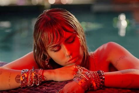 Miley Cyrus Lan A Clipe Bel Ssimo De M Sica Sobre O Fim De Seu