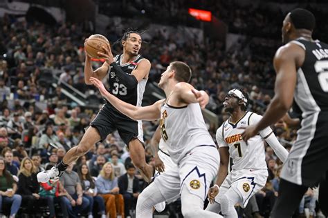 Spurs Soportan Triple Doble De Jokic Y Vencen A Nuggets Infobae